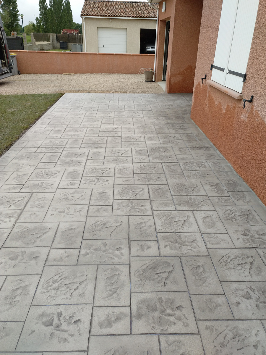 Béton décoratif imprimé en 31600 Lamasquère Trottoir, terrasse devant maison